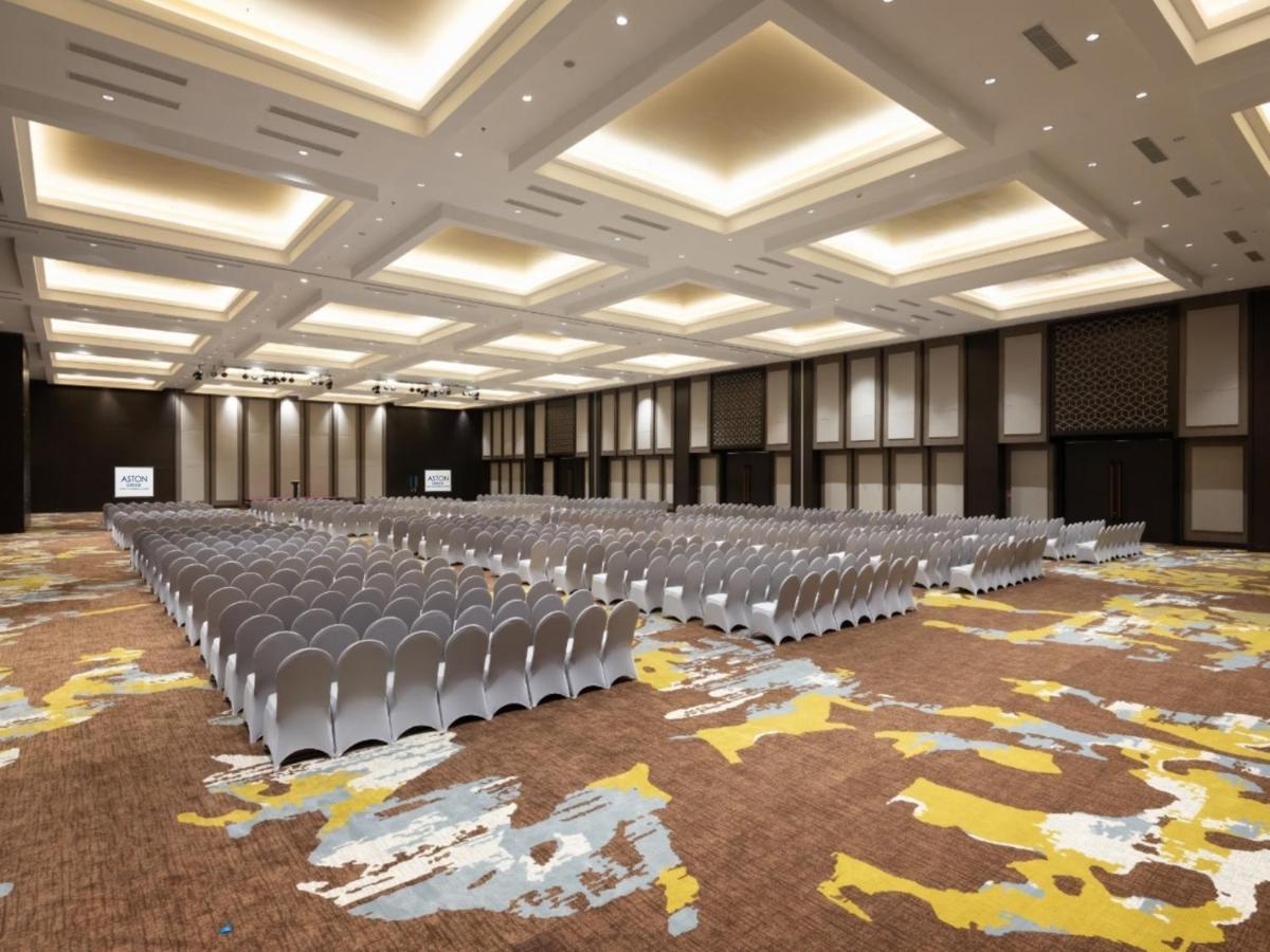 Aston Gresik Hotel & Conference Center Exterior photo