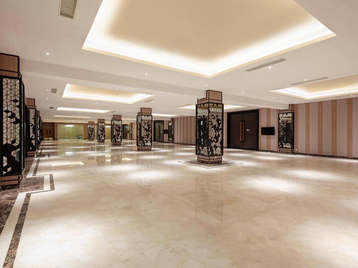 Aston Gresik Hotel & Conference Center Exterior photo